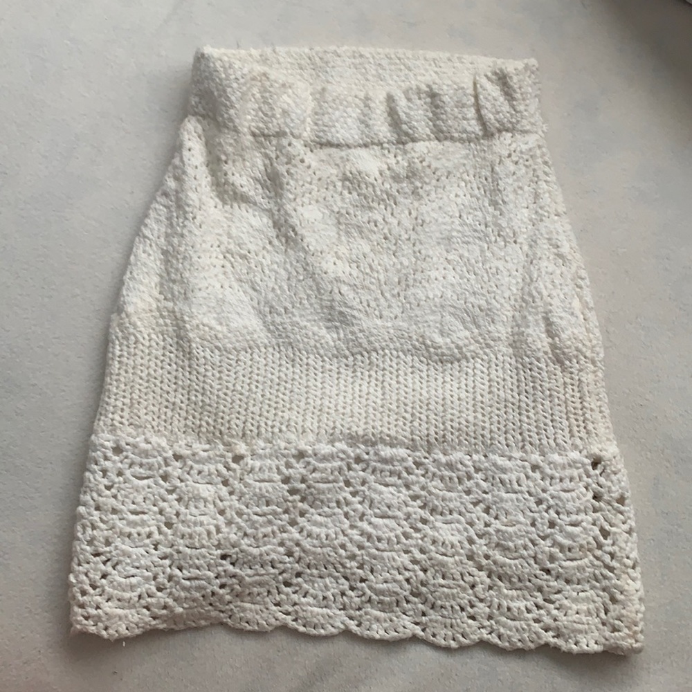 White lace skirt